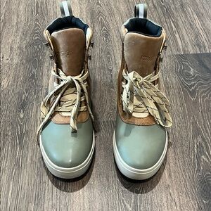 Women's Lace Up Boots Green and Tan